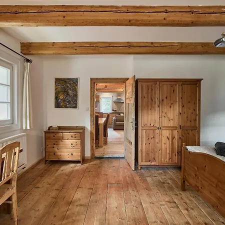 فيلة In Near Slopes *