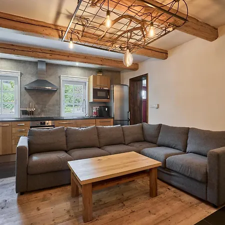 In Near Slopes * Horní Maršov