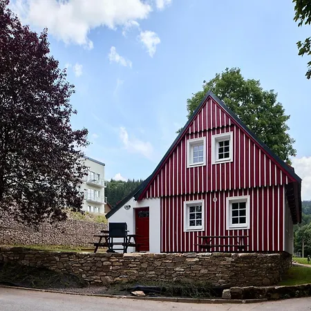 فيلة In Near Slopes *