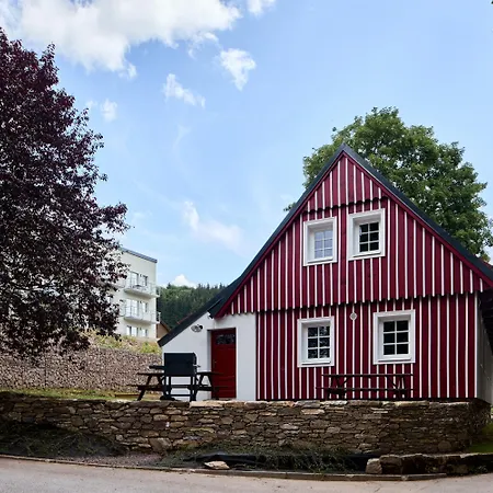 فيلة In Near Slopes *