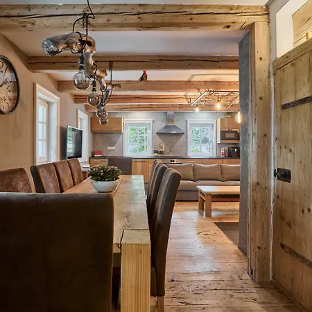 In Near Slopes فيلة *